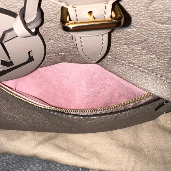 Louis Vuitton Montsouris Backpack - Picture 12 of 12